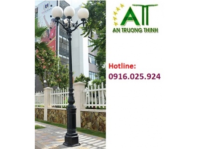 Cột Đèn Trang Trí Sân Vườn Đế Gang 4 Bóng