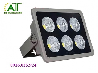 Đèn Pha Led Ngoài Trời 300W Chiếu Xa 